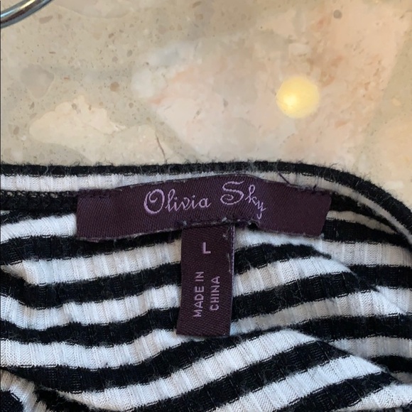 Black and White top with low back. - Picture 3 of 3